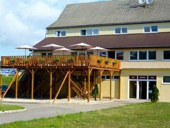 Sport Hotel Ostrov Trenčín Extérieur photo